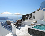 Das Hotel Uranos in Imerovigli auf Santorin.