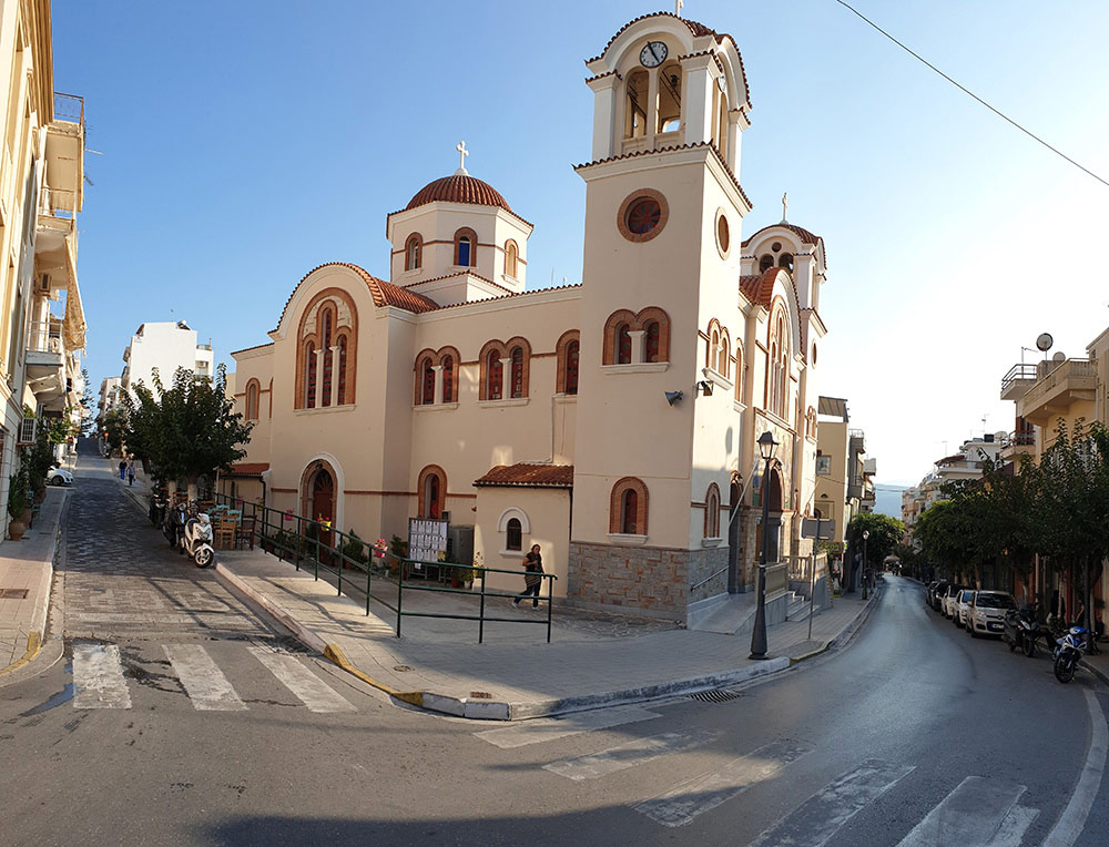 Agios Nikolaos im Osten Kretas. Hotels u. Apartments ...
